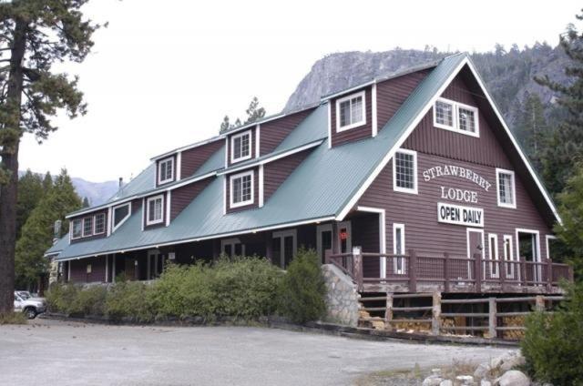 Strawberry Lodge Upper Forni Exteriör bild