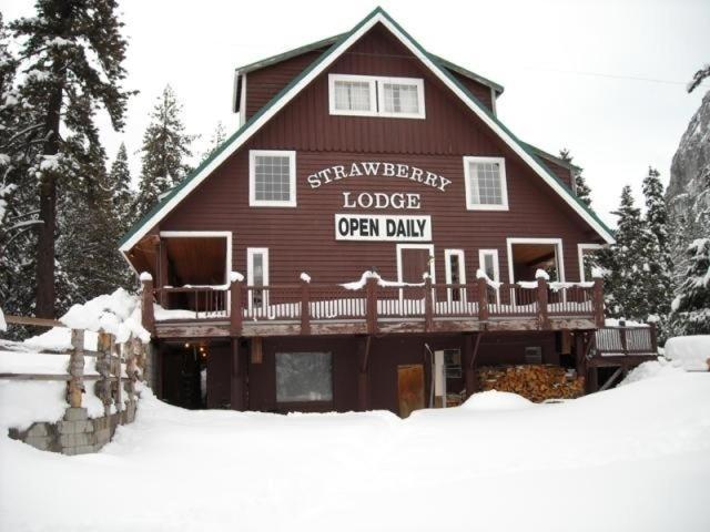 Strawberry Lodge Upper Forni Exteriör bild